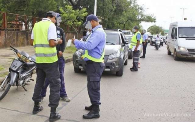 No se podrán retener los autos de conductores sin licencia, cédula o patente al día,