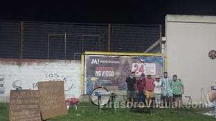 Son vendedores ambulantes y repartieron arroz con pollo