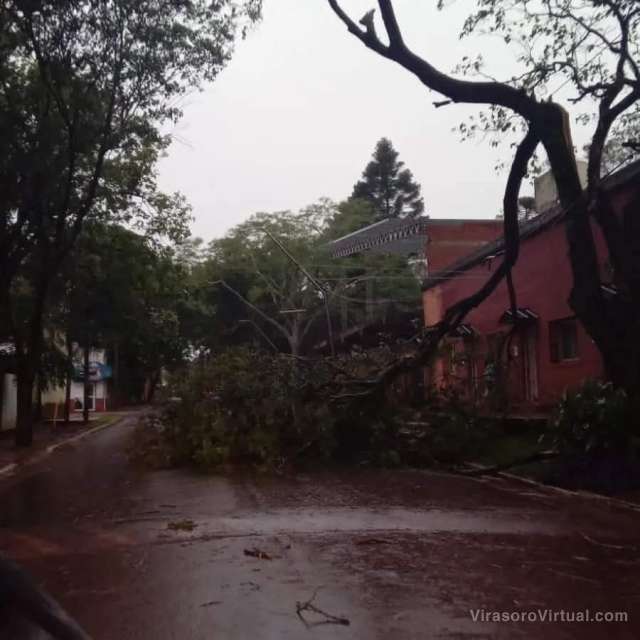 Un temporal más azoto está madrugada la ciudad,