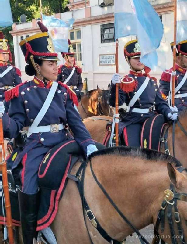 Silvina Magali Gutiérrez, de #Virasoro que forma parte de los granaderos a caballo