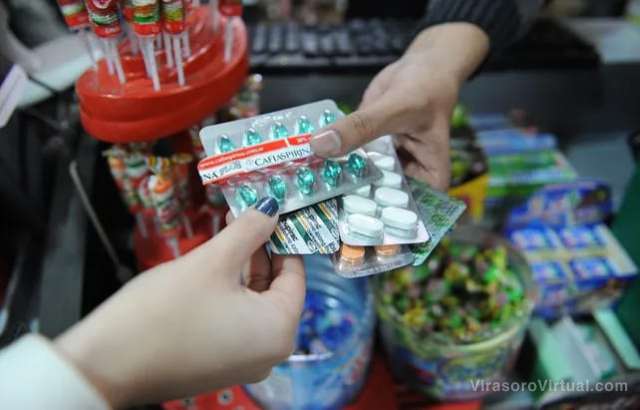 Milei generó controversia con un reciente DNU que desregula la venta de medicamentos