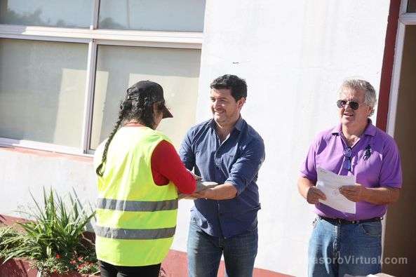 ¡Los encargados de las plazas y los paseos públicos recibieron nuevos uniformes!