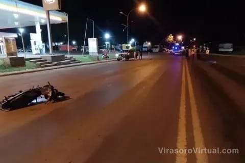 Una mujer que viajaba como acompañante en una moto resultó gravemente herida
