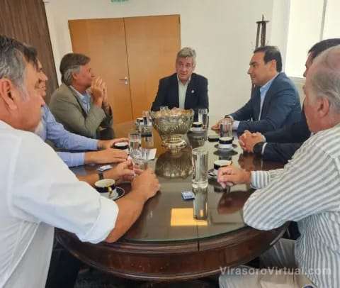 El gobernador Gustavo Valdés se reunió con la Sociedad Rural Argentina para discutir temas agrícolas,