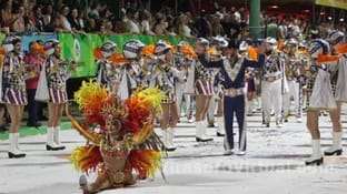 A pesar de la lluvia, el desfile de comparsas en el corsódromo de Corrientes se llevará a cabo normalmente.