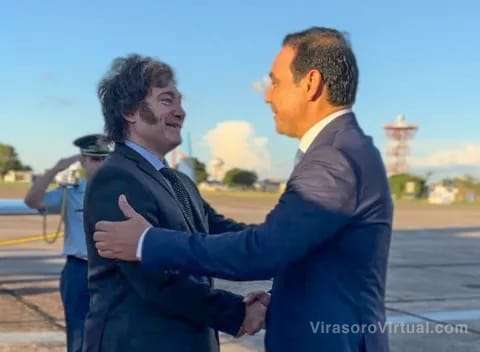 El presidente argentino Javier Milei llegó a Corrientes en un fuerte operativo de seguridad