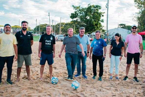 El viceintendente Emilio Nicolás  junto al Secretario de Deportes  J. Terrile, dieron inicio al Torneo  de fútbol Femenino