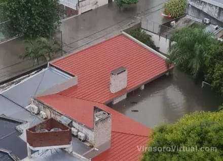 Corrientes enfrenta una grave catástrofe natural tras una intensa tormenta que provocó el colapso de los sistemas de desagüe