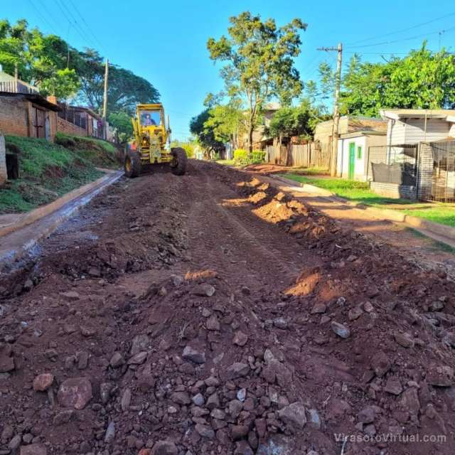 ObraPublica :Comenzaron los trabajos previos para la pavimentación de la calle Laguna Brava
