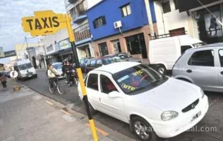La tarifa de taxis en Corrientes aumentó a $1000 la bajada de bandera,