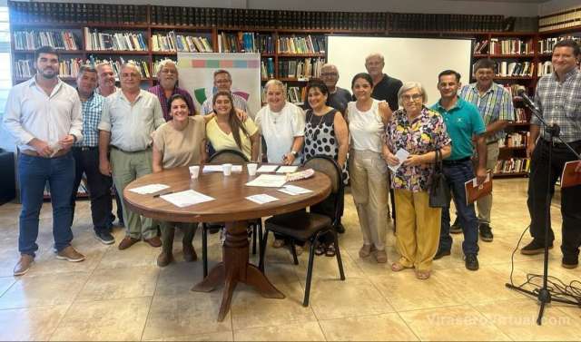 Encuentro en la Biblioteca Victor Navajas Centeno de  Virasoro impulsa desarrollo regional