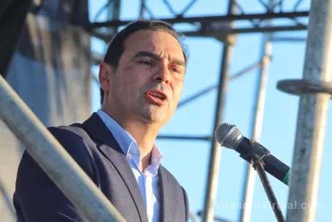 El gobernador Gustavo Valdés admitió que "se hará otro esfuerzo presupuestario" para los salarios