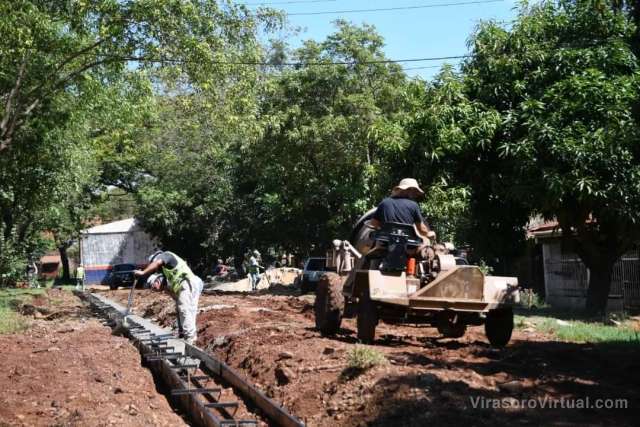 ObraPública: Construyen cordones cuneta en la plazoleta de la Cooperación
