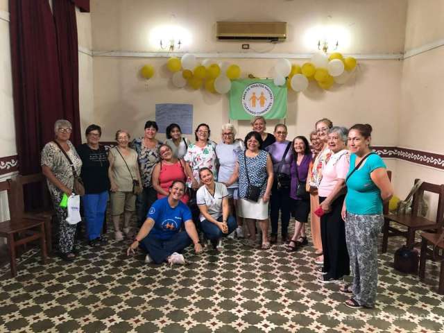 ¡Siguen trabajando junto a los adultos mayores!