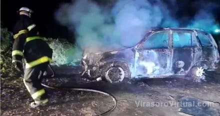 Pincho un neumatico y la envontro incendiada