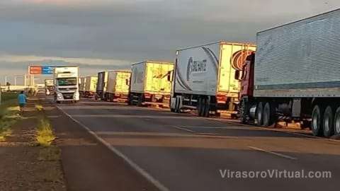 Una protesta laboral en el Puente Santo Tomé - Sao Borja ha causado grandes demoras