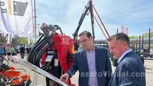 El gobernador Gustavo Valdés está en Alemania, donde visitó una importante feria forestal