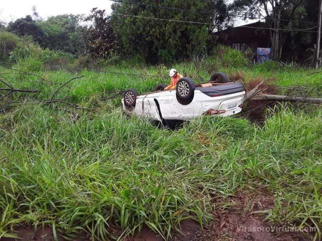 Se despistó un automóvil en la ruta 14 km 58