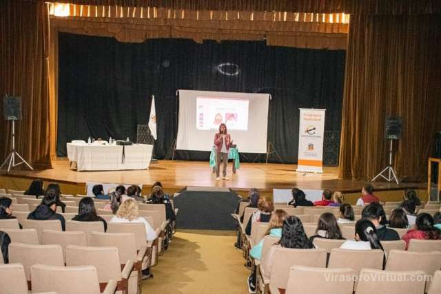 En el Centro Cultural de la ciudad, se llevó a cabo la capacitación "Plan de negocios"