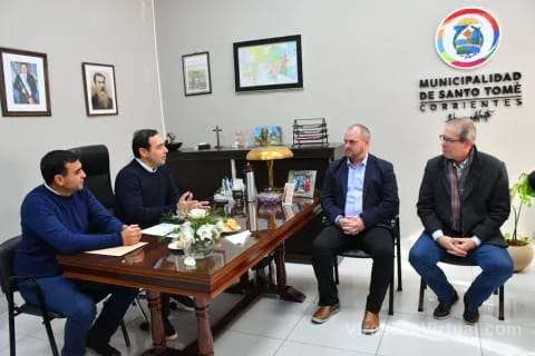 El gobernador Gustavo Valdés se reunió con los intendentes de Santo Tomé y San Borja