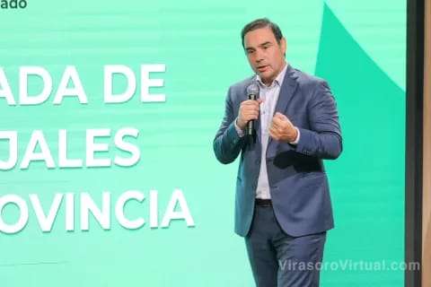 El gobernador Valdés fue el encargado de cerrar la 1era jornada del encuentro de concejales