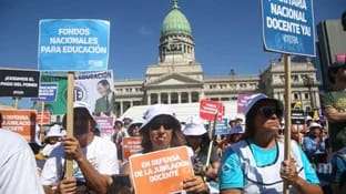 Los sindicatos docentes Ctera y los que integran la CGT convocaron a un paro de 24 horas