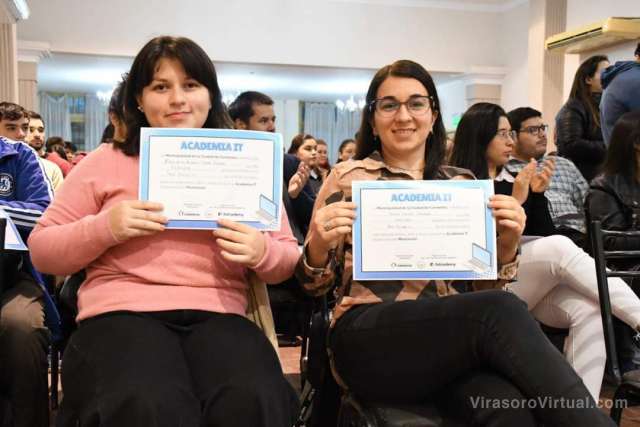 Entrega de Certificados Academia IT