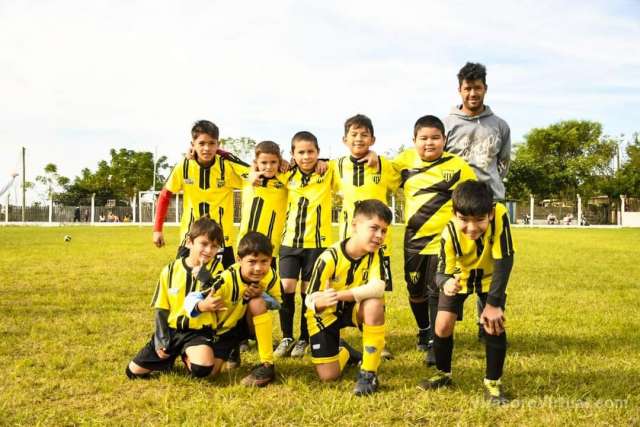 Deportes Comunitarios  apoya a los chicos en la Copa Municipalidad de Ituzaingó