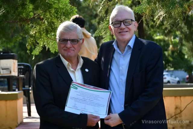 Homenaje a escritores con linaje italiano