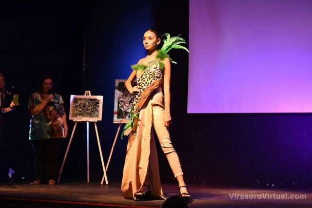 Desfile de modas: Magia Ibera