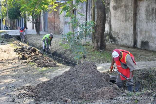 Avanza el #PlanHídrico en el barrio Apipé
