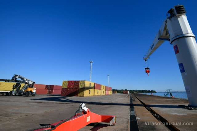 El puerto de Posadas ha exportado su tercer convoy de cargas del año,