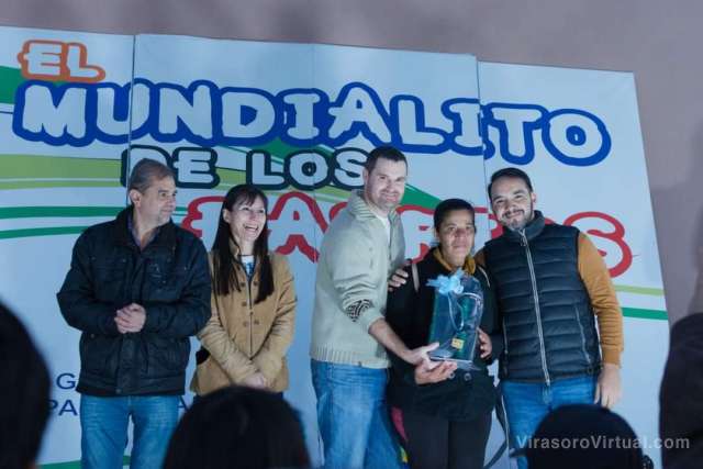 ¡Ayer llevaron a cabo el Mundialito de los Barrios en la cancha del Barrio Itatí!