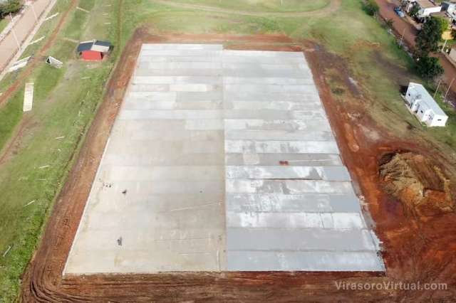 Junto al gobierno provincial se avanza sin pausa con la construcción de la nueva cancha de hockey