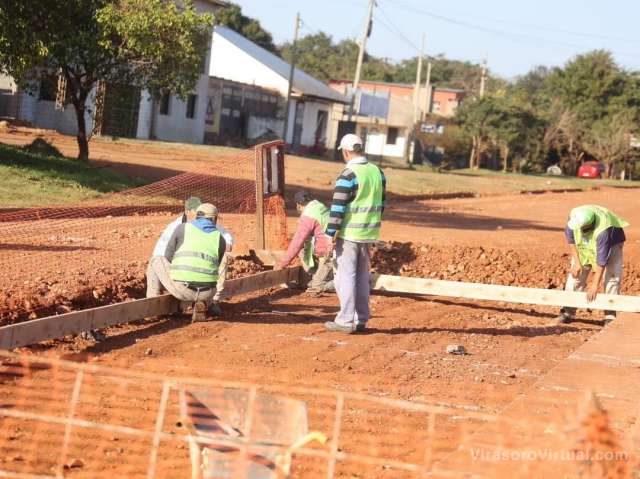 ¡Junto al Gobierno Provincial y al acompañamiento de los vecinos estan construyendo el Santo Tomé