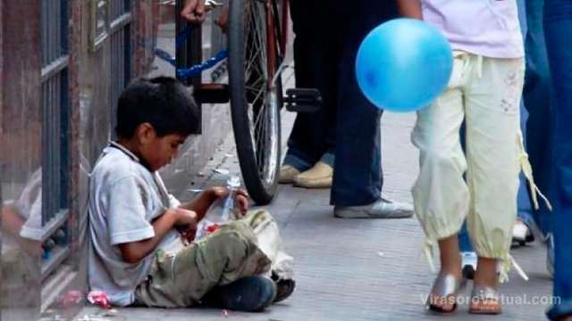 Según un estudio de la UCA, el 62,9% de los niños y adolescentes argentinos viven en situación de pobreza