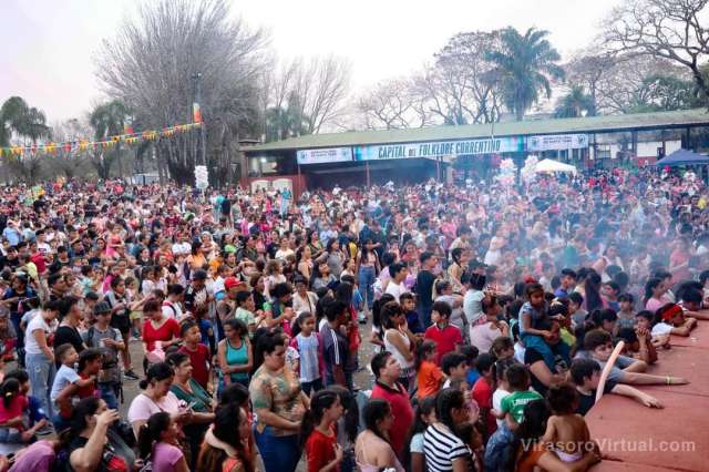 A los niños, gracias por enseñarles a ver la vida con ojos nuevos,