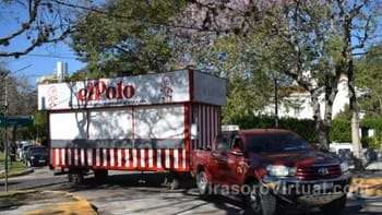 Los carros gastronómicos ubicados en la Costanera Norte fueron trasladados