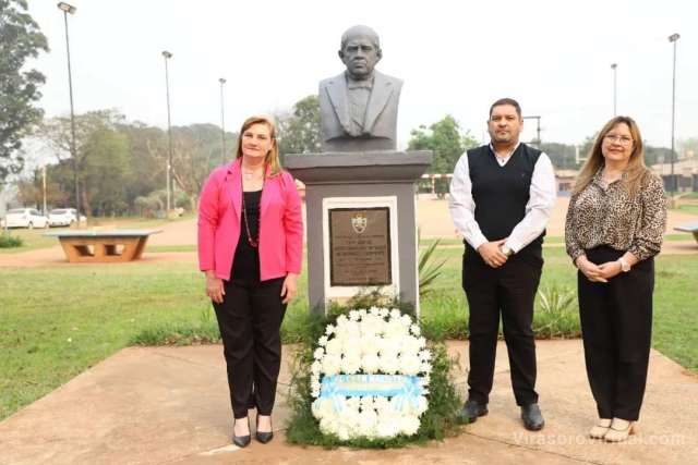 HOMENAJE A SARMIENTO: La educación como pilar del desarrollo