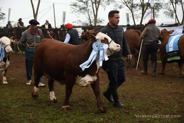 La Expo rural Virasoro quedó oficialmente inaugurada hoy celebrando su 30° aniversario