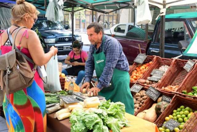 Las Ferias de la Ciudad en Corrientes continúan acercando productos de calidad a diferentes barrios capitalinos