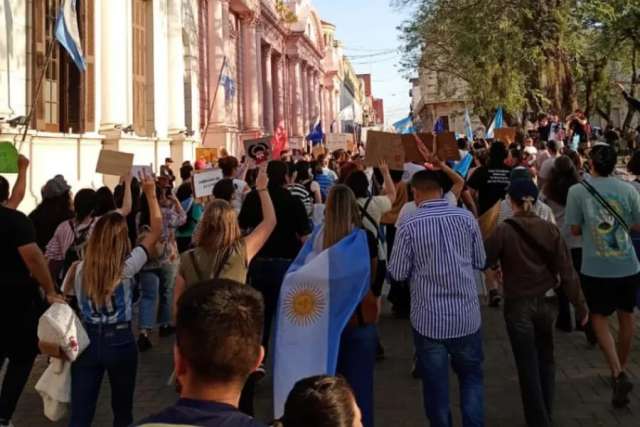 El conflicto universitario en Corrientes y Resistencia se intensifica con medidas de fuerza y paros