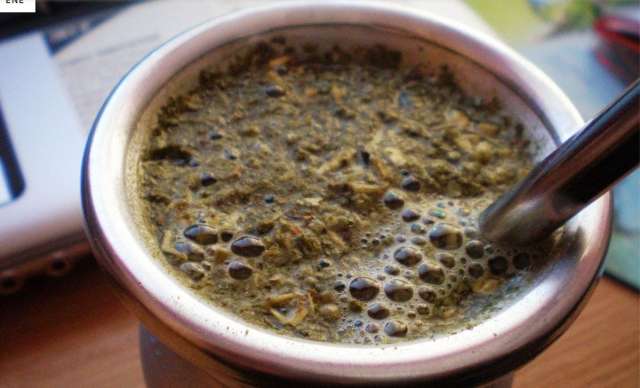 El mate es una infusión tradicional en Argentina, pero puede causar acidez