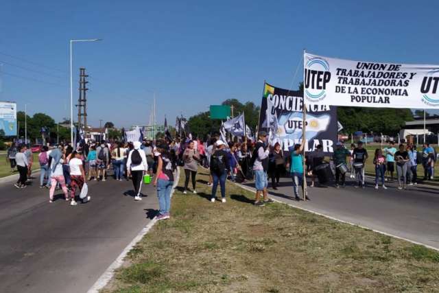Se realizaron en Corrientes multitudinarias jornadas de concentración y protestas de sindicatos,