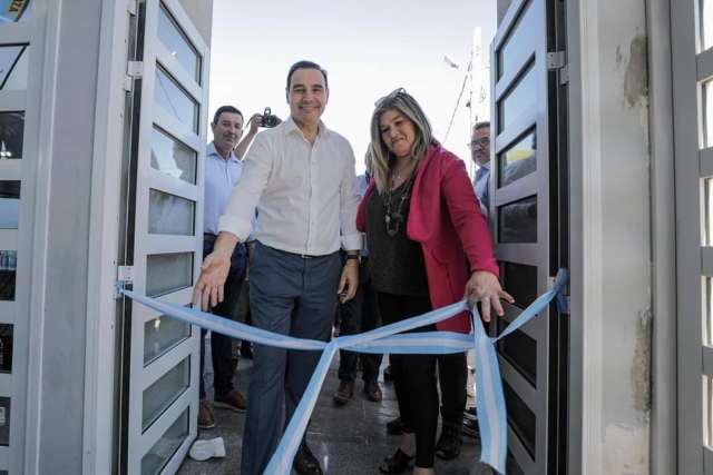 En Mariano I. Loza, Valdés encabezó las inauguraciones del nuevo Polideportivo