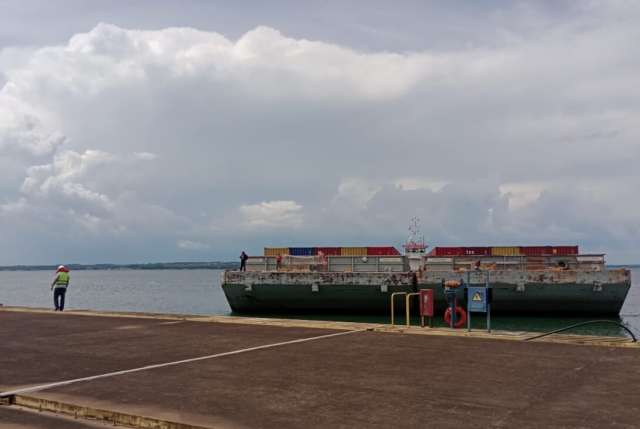 El puerto de Posadas, está preparando un nuevo envío de productos forestales