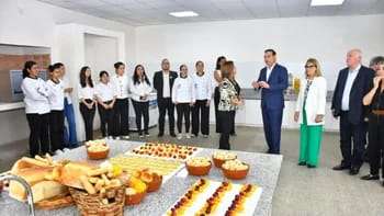 El gobernador Valdés, inauguró en Paso de los Libres las refacciones de un edificio