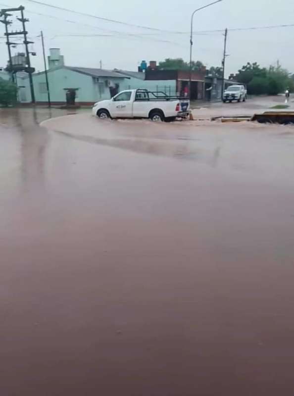 Santo Tomé experimentó intensas lluvias que provocaron inundaciones en varios puntos de la ciudad