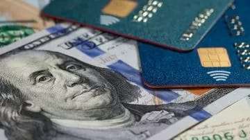 Vencimiento del impuesto PAIS el 31/12 y la introducción de un nuevo dólar tarjeta