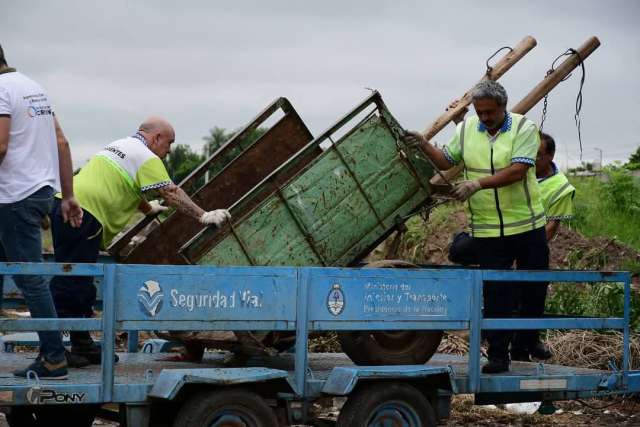 Carros entregados por familias de Ex Carreros